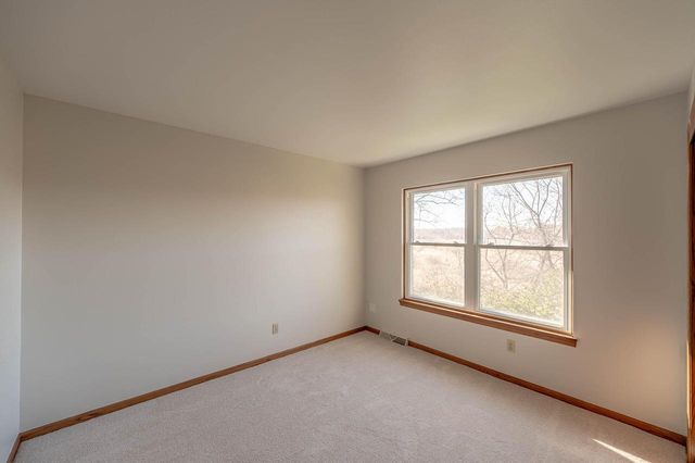 2000 Cloverview COURT, Waukesha, WI 53186