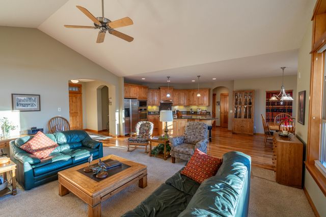 3571 SW 36th Place, Redmond, OR 97756