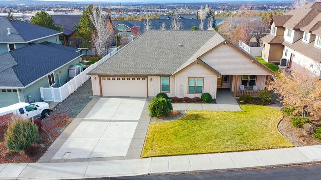 3571 SW 36th Place, Redmond, OR 97756