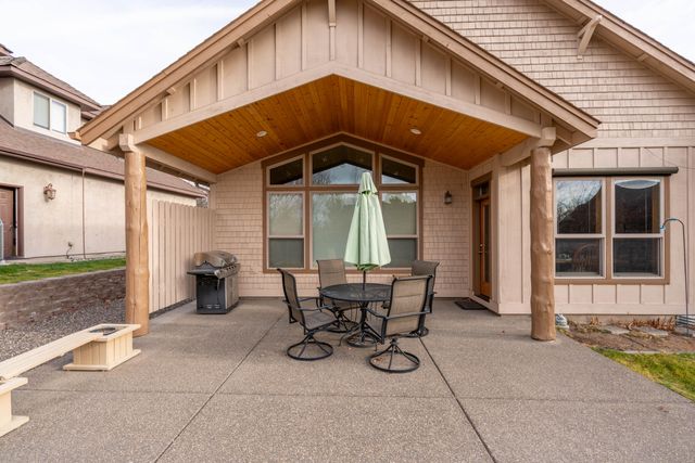 3571 SW 36th Place, Redmond, OR 97756