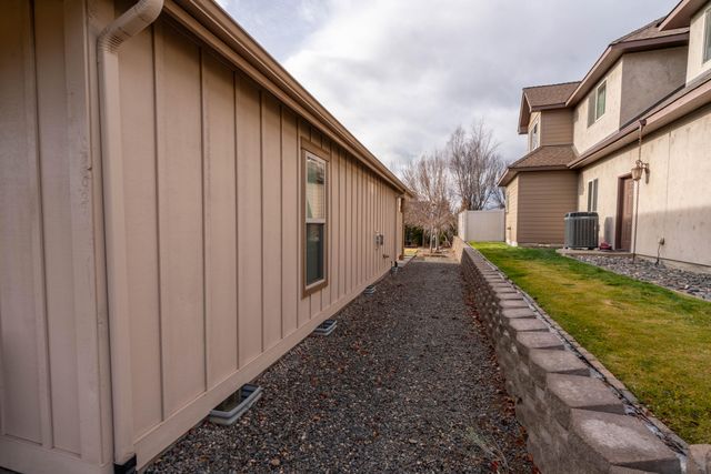 3571 SW 36th Place, Redmond, OR 97756