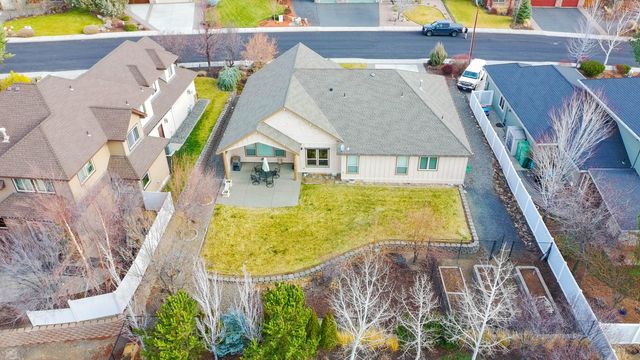 3571 SW 36th Place, Redmond, OR 97756
