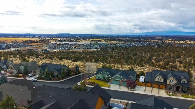 3571 SW 36th Place, Redmond, OR 97756