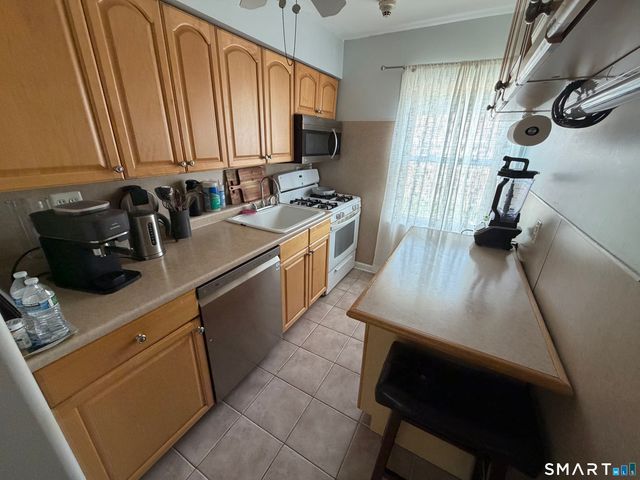 325 North Bishop Avenue Bld 93 Apt 25, Bridgeport, CT 06610