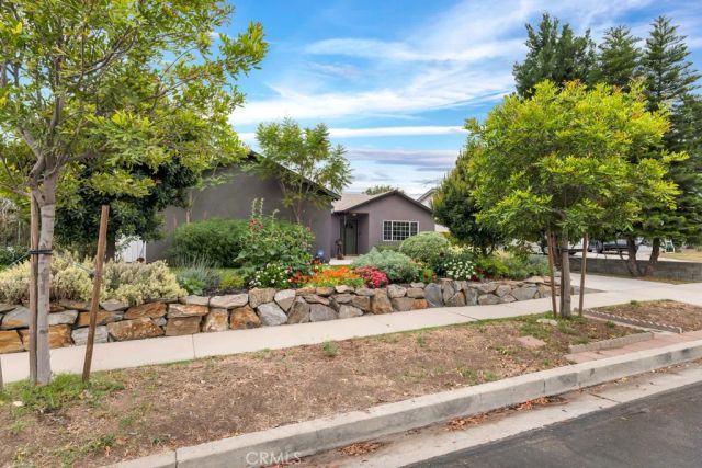 24336 Hartland Street, West Hills, CA 91307