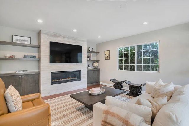 24336 Hartland Street, West Hills, CA 91307