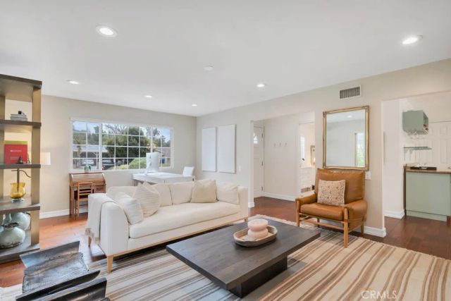 24336 Hartland Street, West Hills, CA 91307