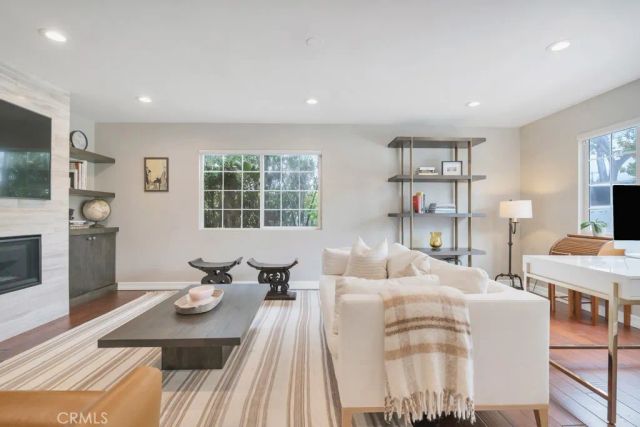 24336 Hartland Street, West Hills, CA 91307