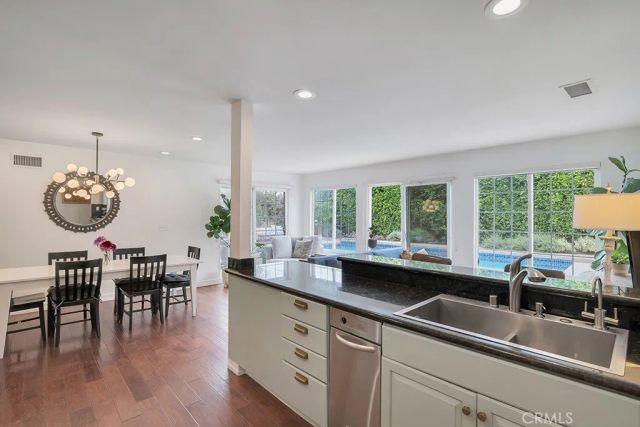 24336 Hartland Street, West Hills, CA 91307