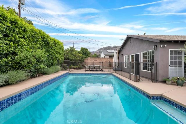 24336 Hartland Street, West Hills, CA 91307