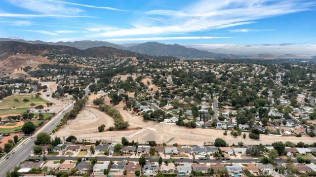 24336 Hartland Street, West Hills, CA 91307