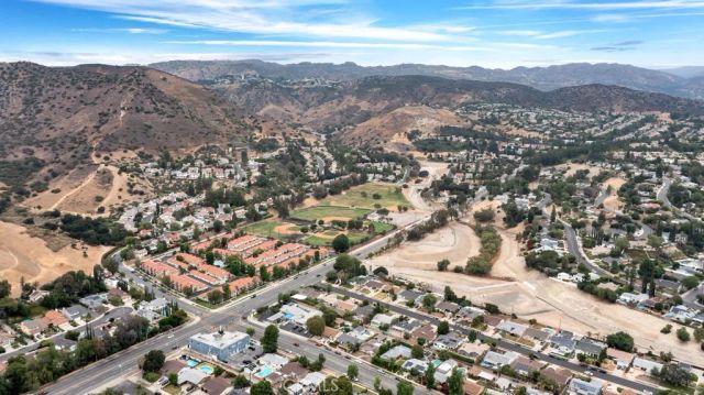 24336 Hartland Street, West Hills, CA 91307