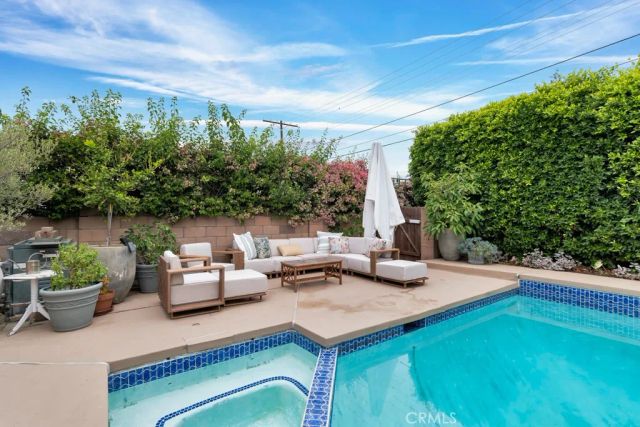 24336 Hartland Street, West Hills, CA 91307