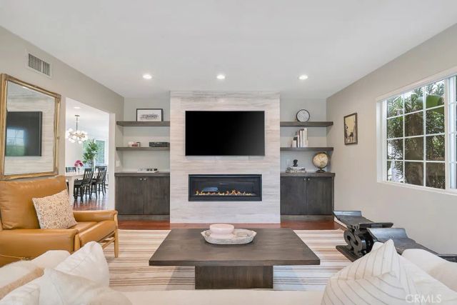 24336 Hartland Street, West Hills, CA 91307