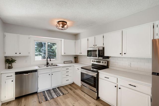 6417 Hodgson Road, Lino Lakes, MN 55014