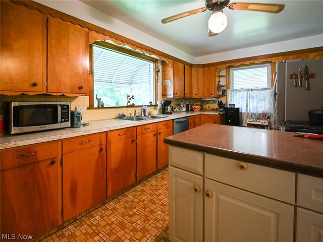 127 Summit Avenue, Niles, OH 44446