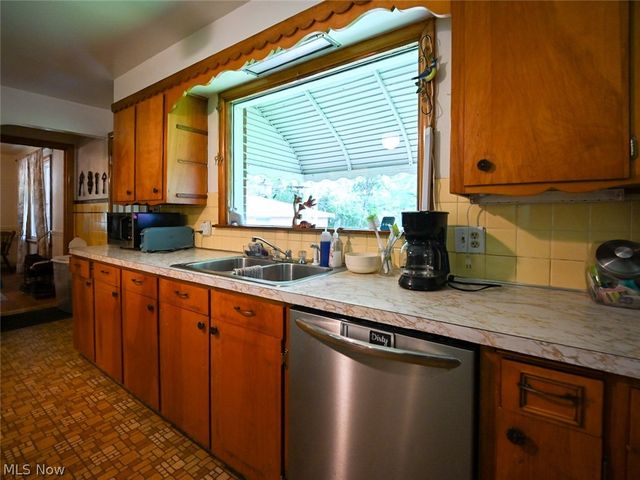 127 Summit Avenue, Niles, OH 44446