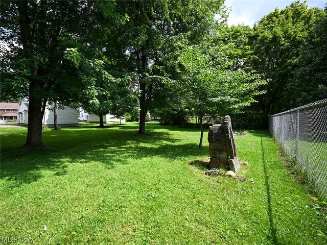 127 Summit Avenue, Niles, OH 44446