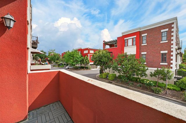 2038 20th St, Sacramento, CA 95818