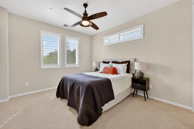 2038 20th St, Sacramento, CA 95818