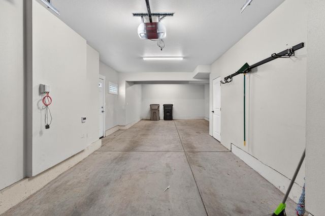 2038 20th St, Sacramento, CA 95818