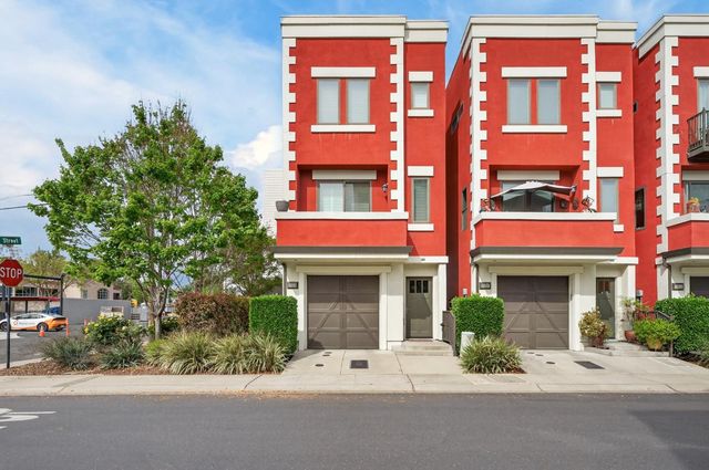 2038 20th St, Sacramento, CA 95818