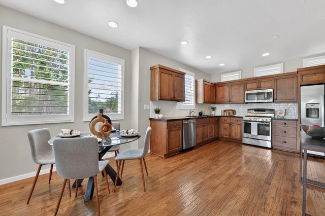 2038 20th St, Sacramento, CA 95818