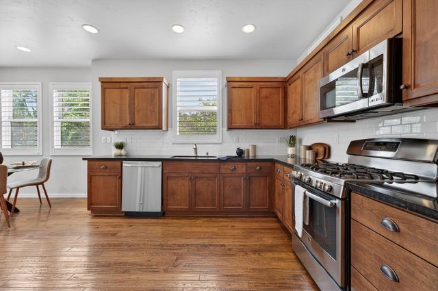 2038 20th St, Sacramento, CA 95818