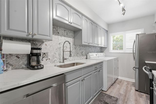 501 E BAY DRIVE 202, Largo, FL 33770