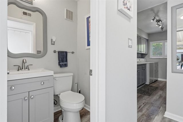 501 E BAY DRIVE 202, Largo, FL 33770