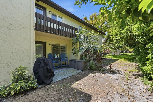 501 E BAY DRIVE 202, Largo, FL 33770