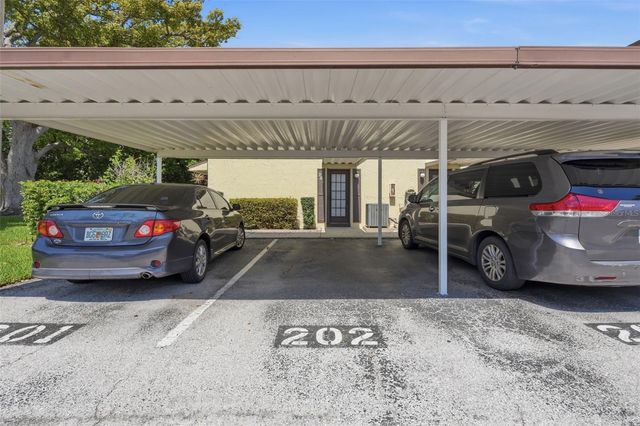 501 E BAY DRIVE 202, Largo, FL 33770