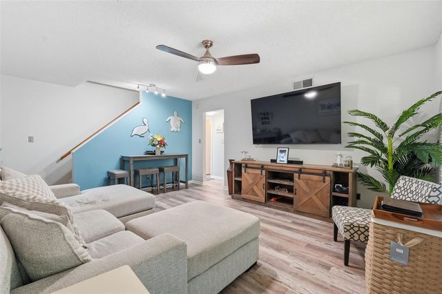 501 E BAY DRIVE 202, Largo, FL 33770