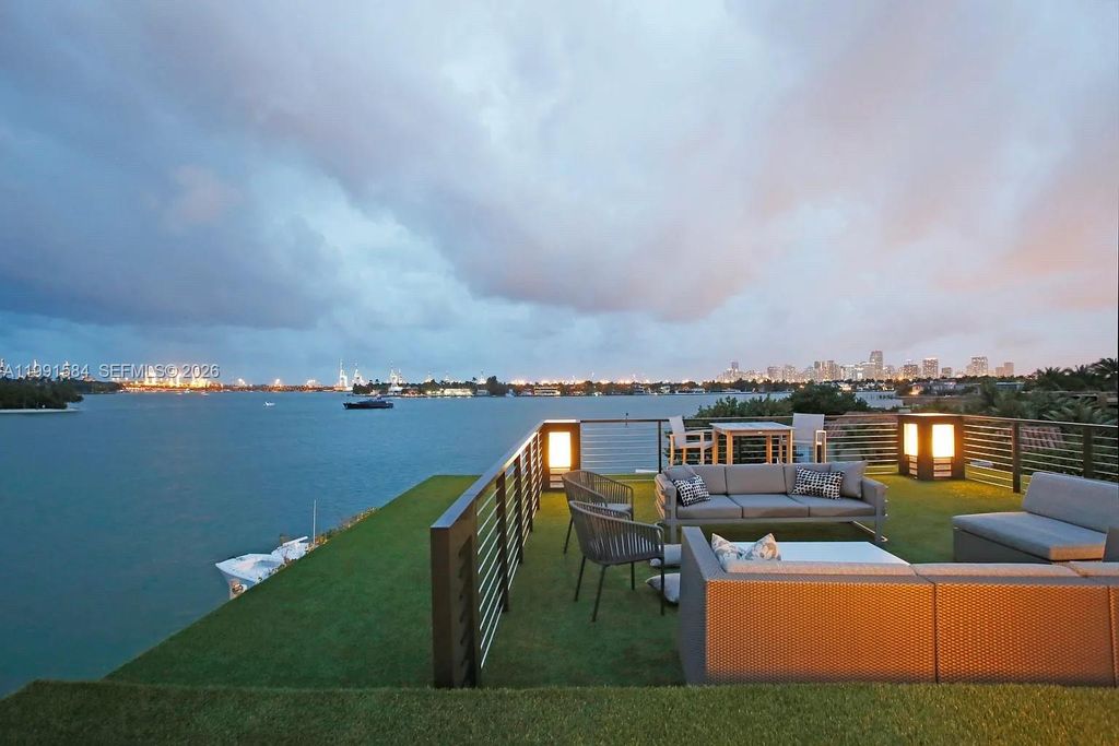 Image 5 of property listing at 10801 N Bayshore Dr, Miami, FL 33161