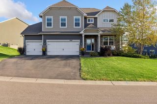 8668 Platinum Drive, Woodbury, MN 55129