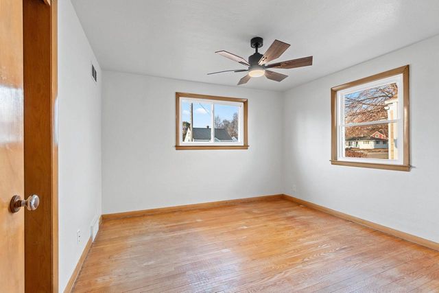 1220 HICKORY HILL DRIVE, Green Bay, WI 54304