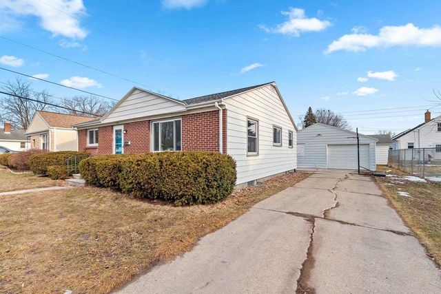 1220 HICKORY HILL DRIVE, Green Bay, WI 54304