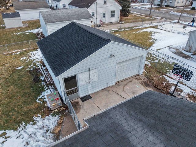 1220 HICKORY HILL DRIVE, Green Bay, WI 54304
