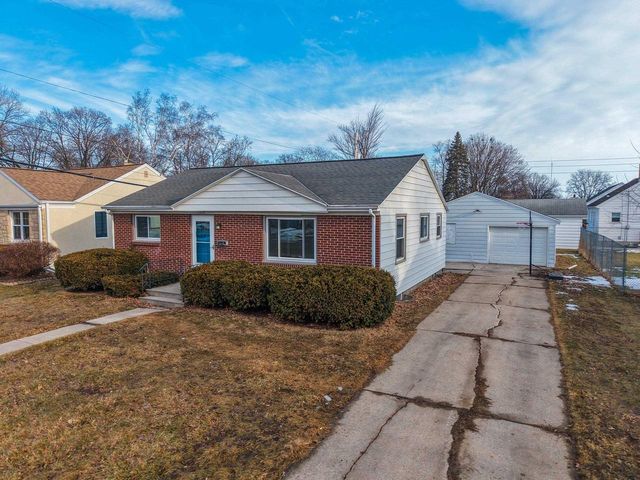 1220 HICKORY HILL DRIVE, Green Bay, WI 54304