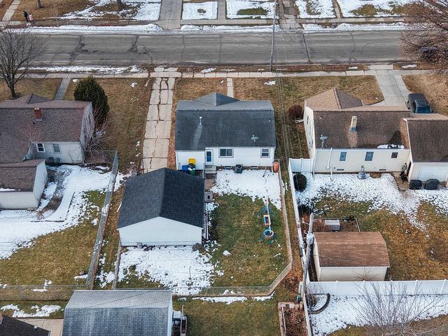 1220 HICKORY HILL DRIVE, Green Bay, WI 54304