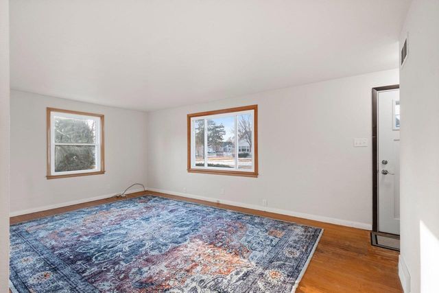 1220 HICKORY HILL DRIVE, Green Bay, WI 54304