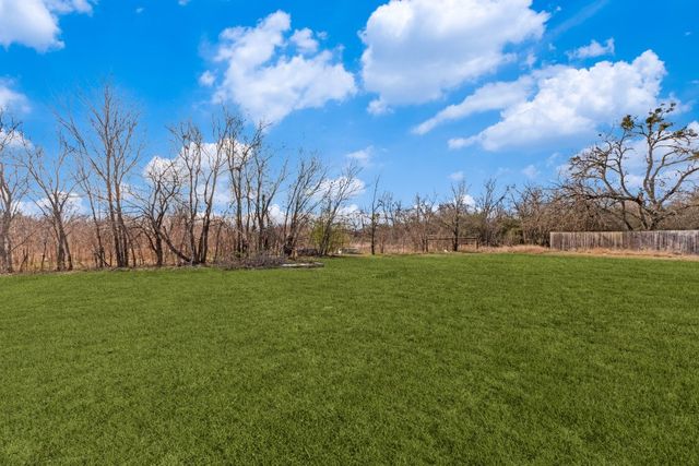 711 S 3rd Avenue E, Dawson, TX 76639