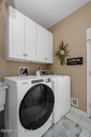 6 Concord Court, Colts Neck, NJ 07722