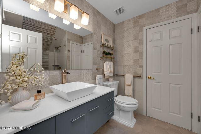 6 Concord Court, Colts Neck, NJ 07722