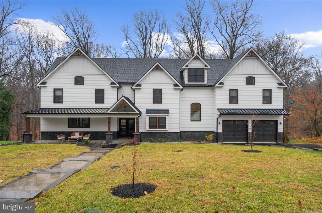 8 CHIPMUNK LN, Media, PA 19063