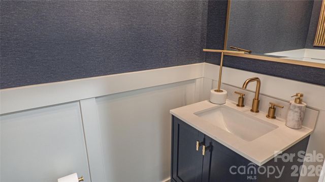 226 Harpers Run Lane, Matthews, NC 28104