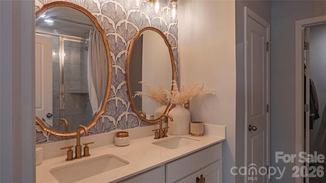 226 Harpers Run Lane, Matthews, NC 28104
