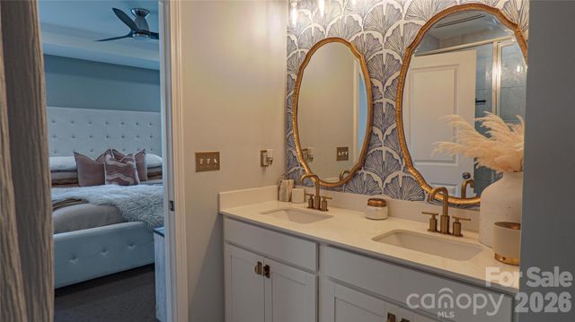 226 Harpers Run Lane, Matthews, NC 28104
