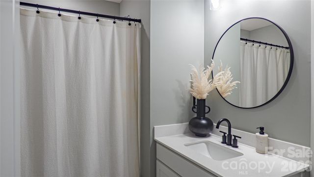 226 Harpers Run Lane, Matthews, NC 28104