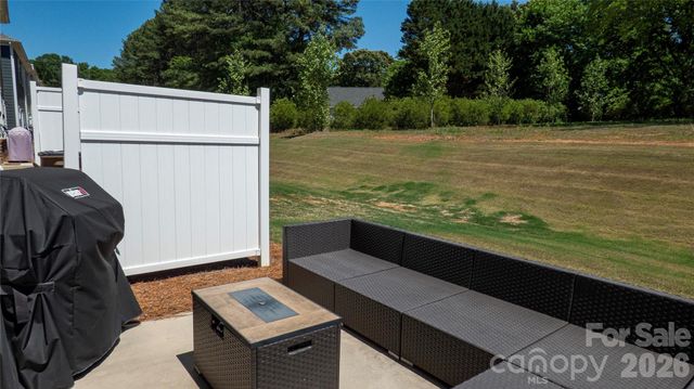 226 Harpers Run Lane, Matthews, NC 28104